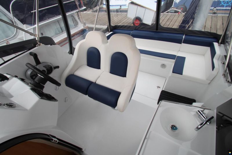 Aqua Royal 680 Cabin