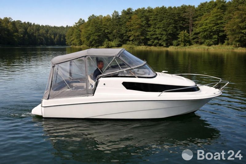 Aqua Royal 680 Cabin