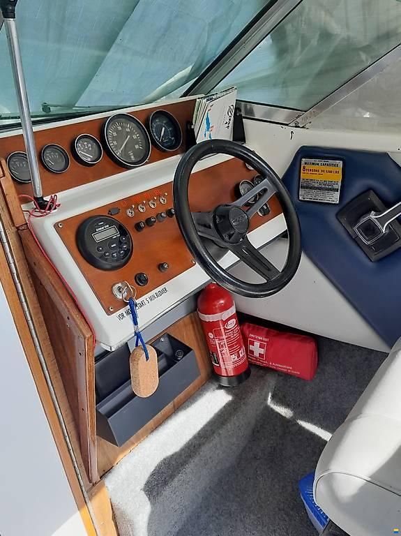 Sea Ray Seville 2 5.6 Cabin