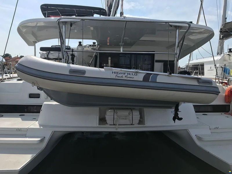 Lagoon 42