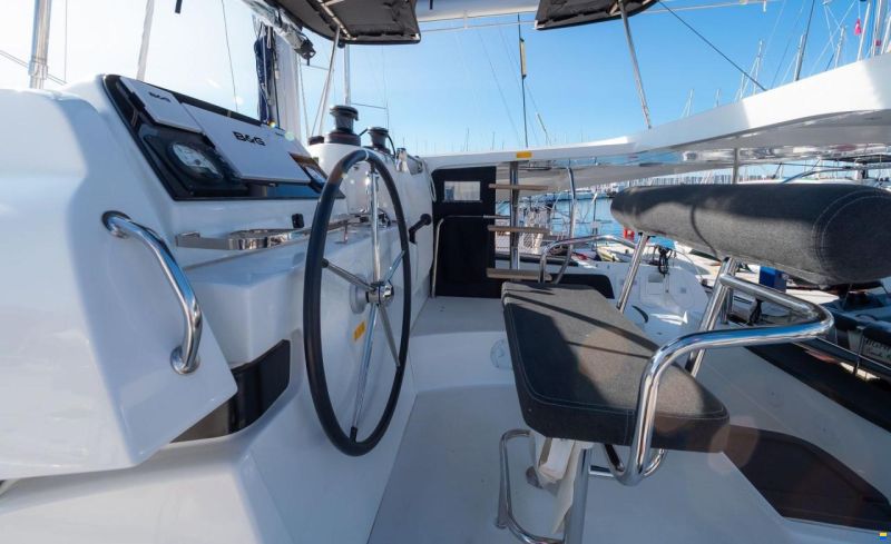 Lagoon 42