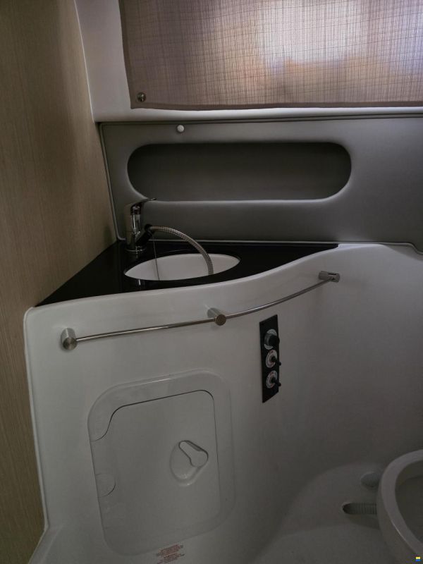 Saver 690 Cabin