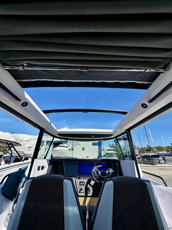 Axopar 29 XC Cross Cabin BRABUS 2026