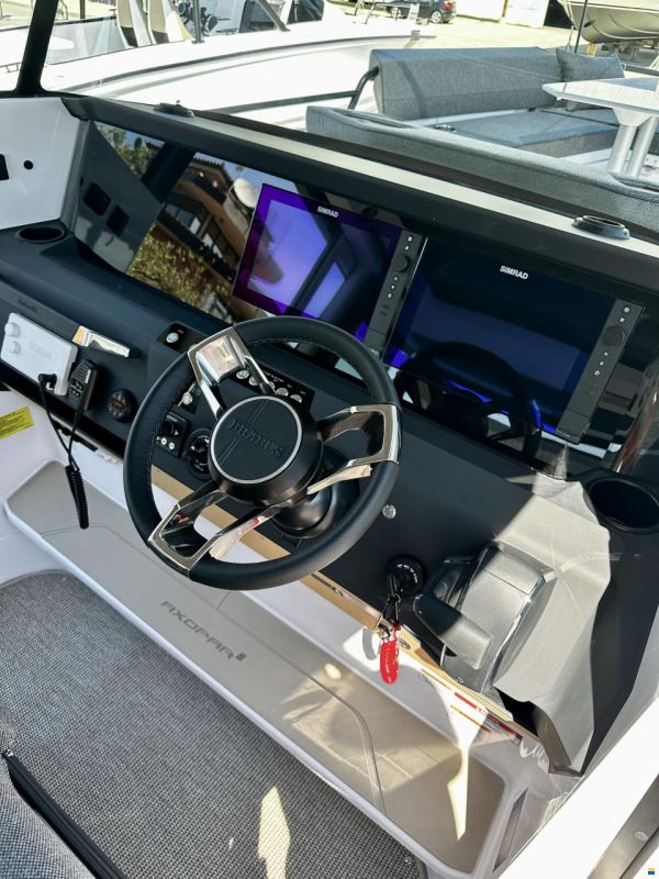 Axopar 29 XC Cross Cabin BRABUS 2026
