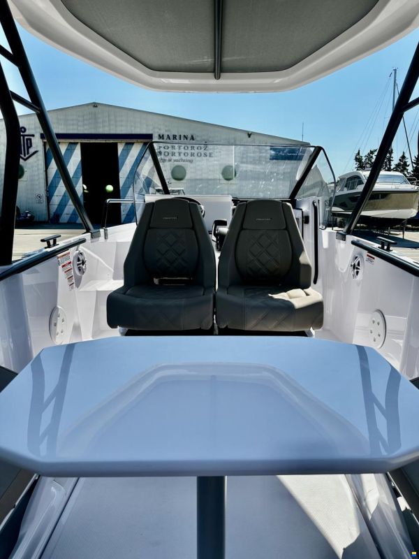 Axopar 25 Cross Top BRABUS Performance