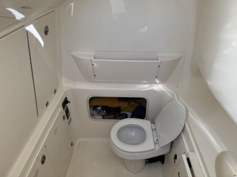 Boston Whaler 320 Outrage