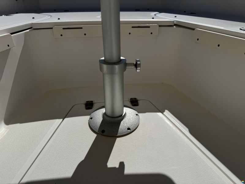 Boston Whaler 320 Outrage