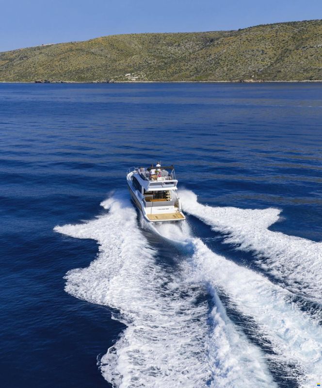 Sealine F430