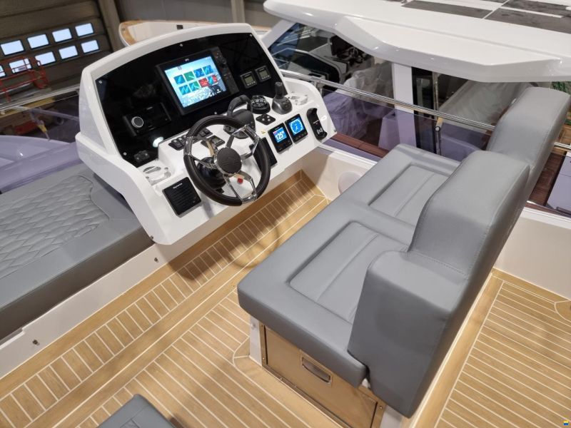 Sealine F430