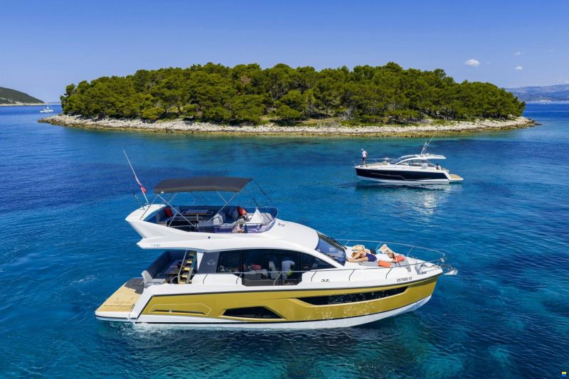 Sealine F430