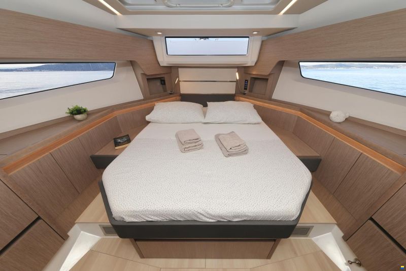 Sealine F430