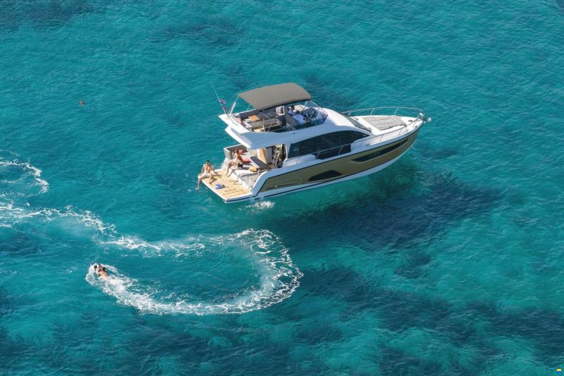 Sealine F430