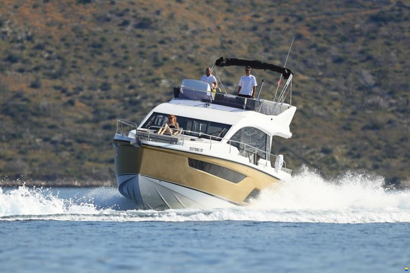 Sealine F430