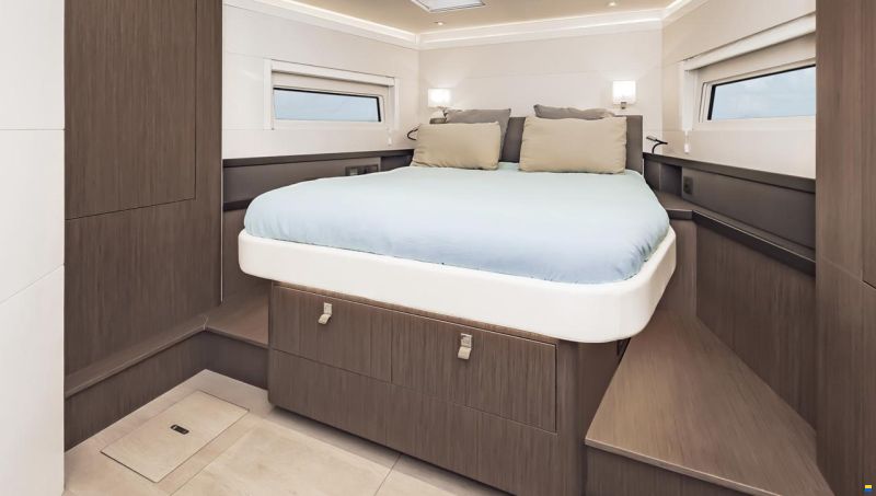 Beneteau Oceanis Yacht 62