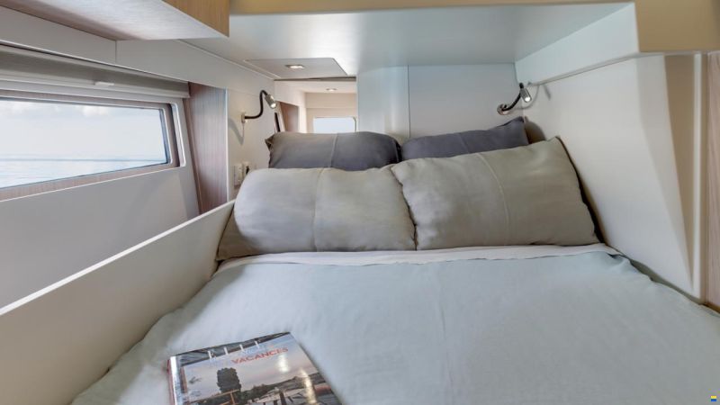 Beneteau Oceanis Yacht 62