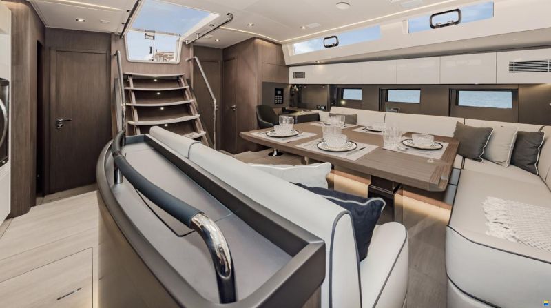 Beneteau Oceanis Yacht 62