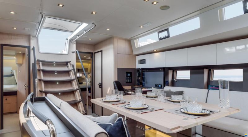 Beneteau Oceanis Yacht 62