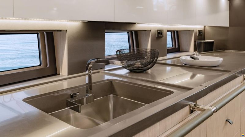 Beneteau Oceanis Yacht 62