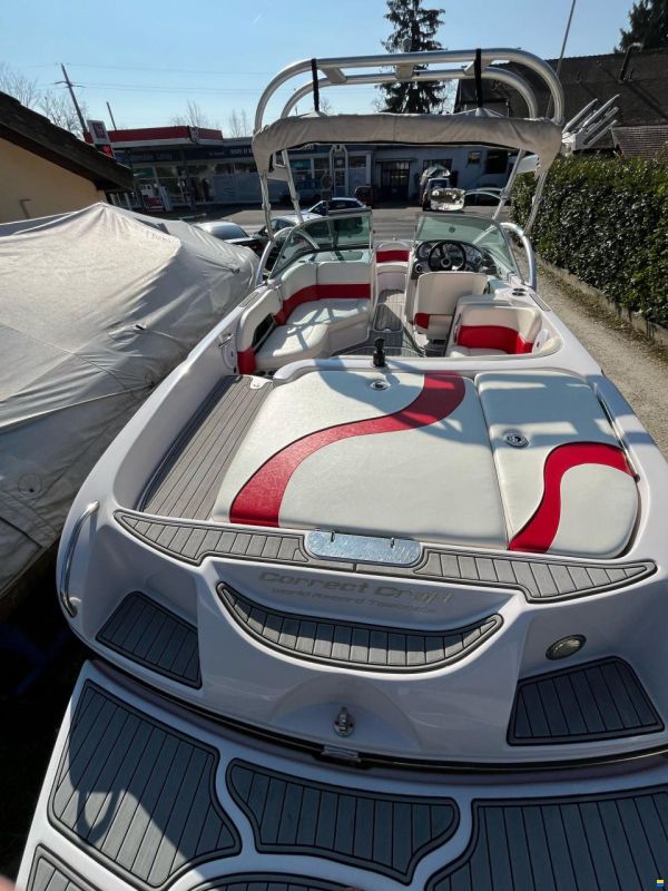 Correct Craft Crossover Nautique 211