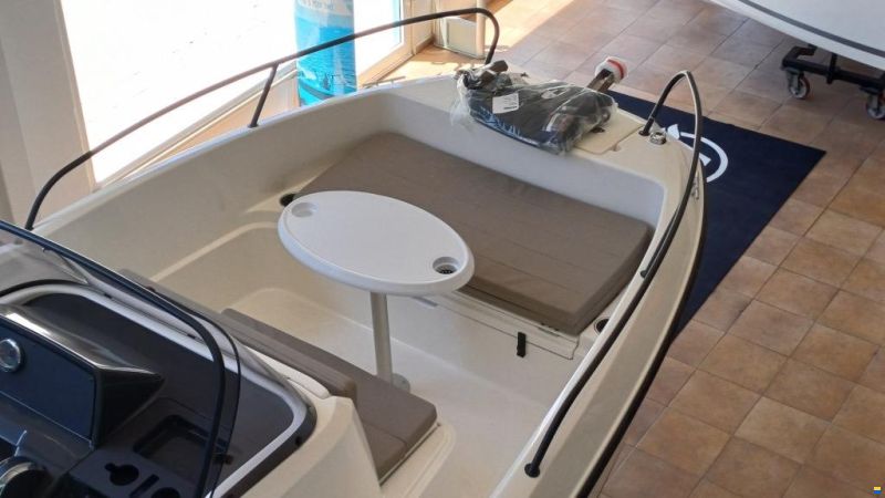 Quicksilver Active 605 Open