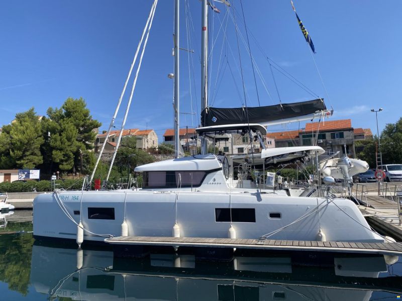 Lagoon 42