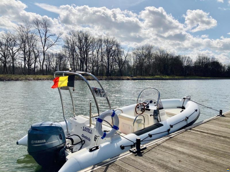 Silver Marine Phoenix 610