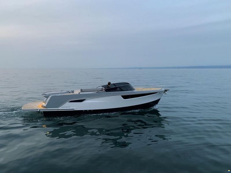 Alfastreet 28 Cabin
