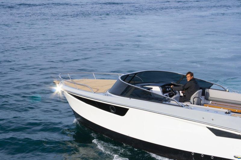 Alfastreet 28 Cabin