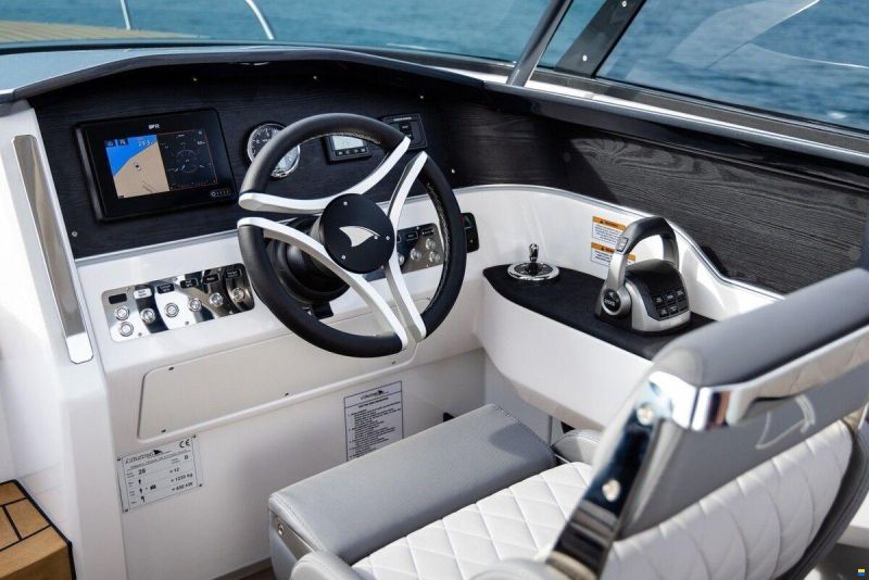 Alfastreet 28 Cabin
