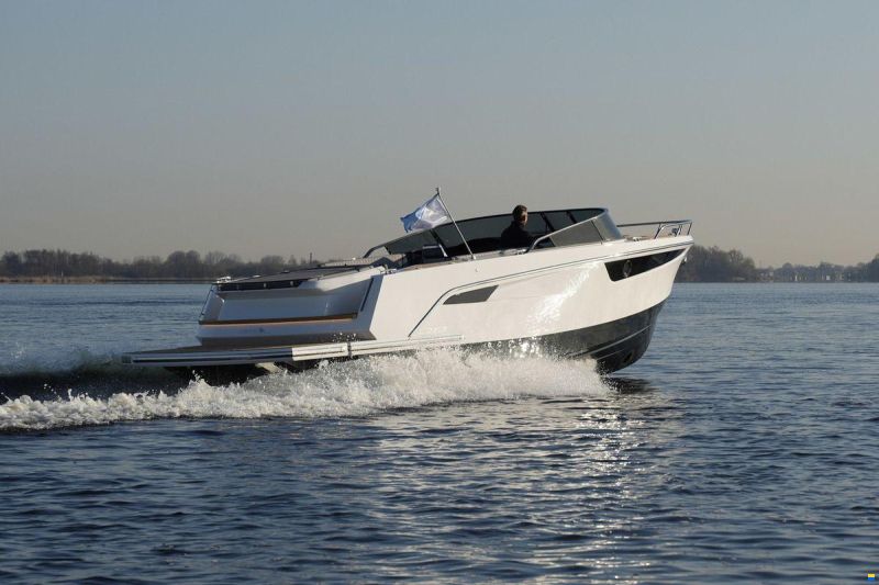 Alfastreet 28 Cabin