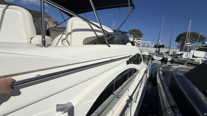 Azimut 46