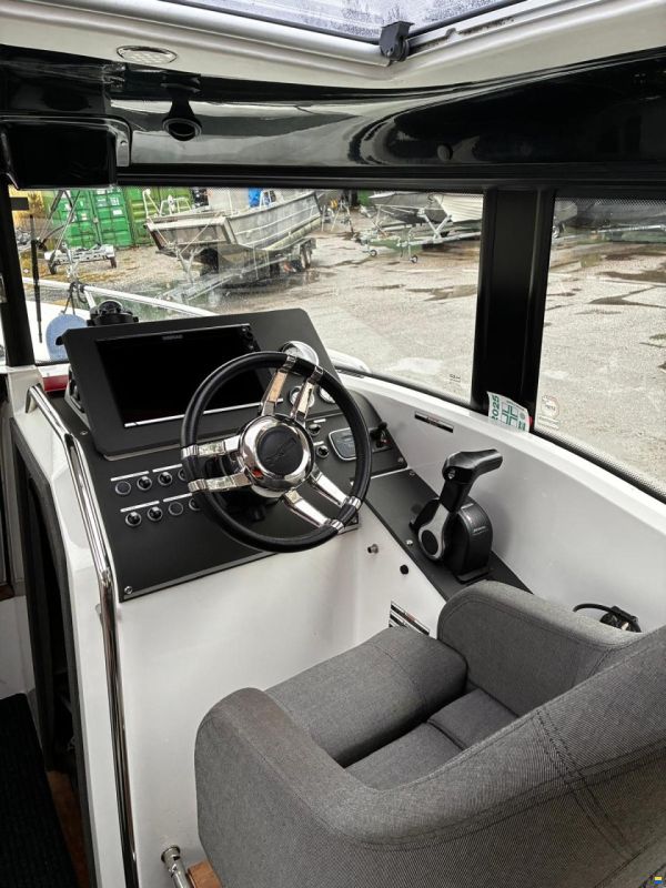 XO Boats 270 Cabin OB