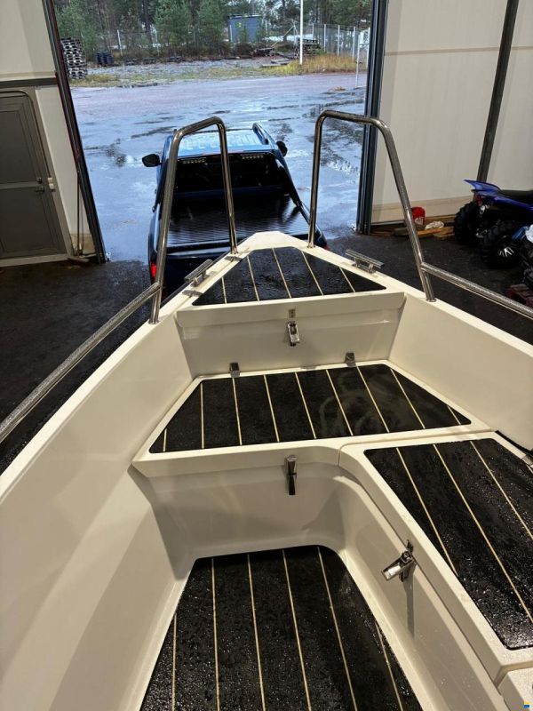 XO Boats 270 Cabin OB