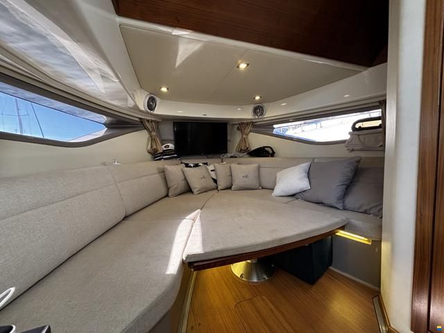 Sea Ray 320