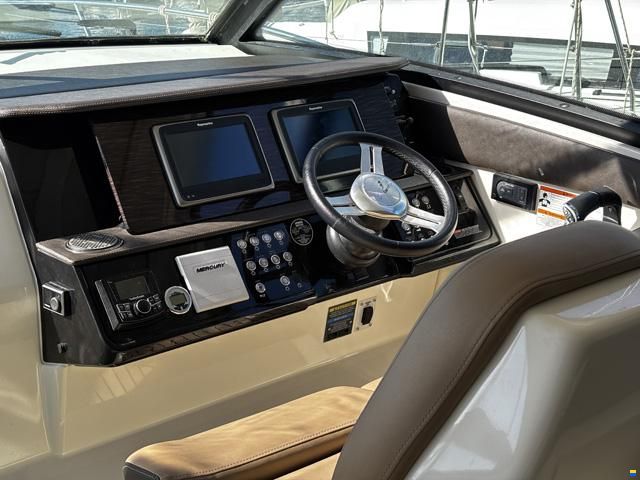 Sea Ray 320