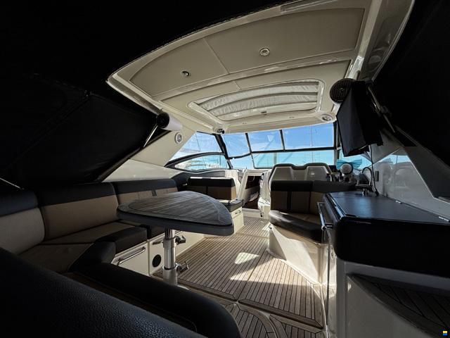 Sea Ray 320