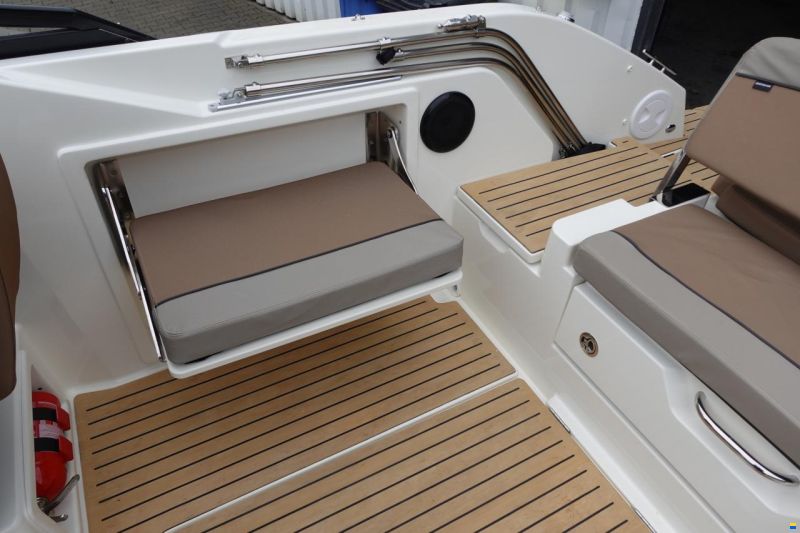 Quicksilver Activ 675 Cruiser inkl. Trailer & Bodens