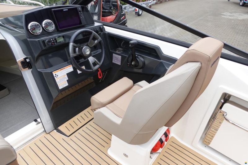 Quicksilver Activ 675 Cruiser inkl. Trailer & Bodens