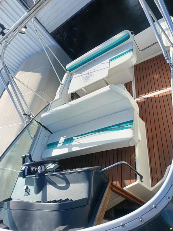 Sea Ray Sundancer 270 va