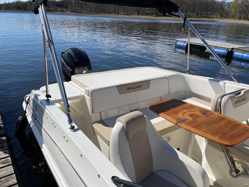 Bayliner VR5