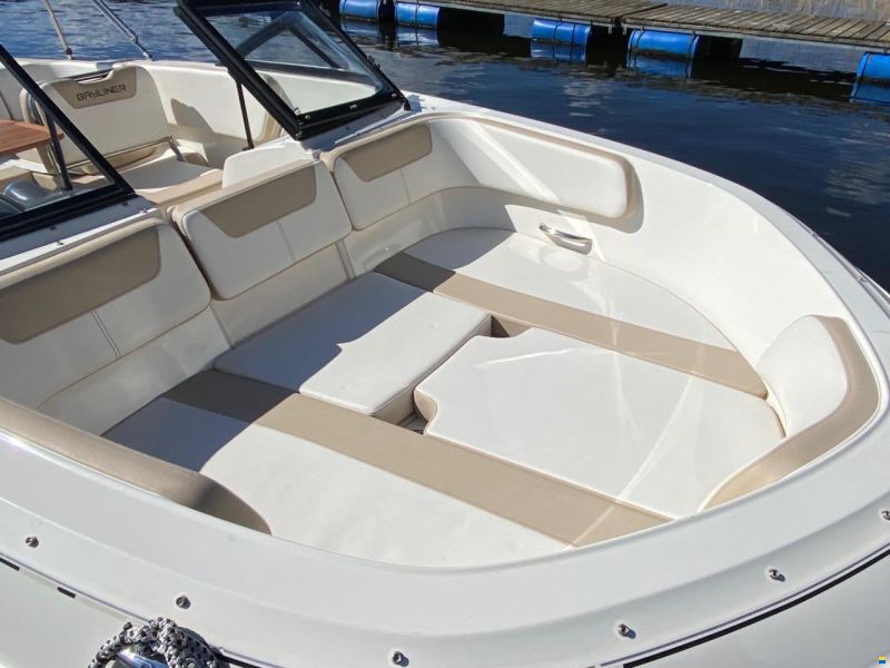 Bayliner VR5