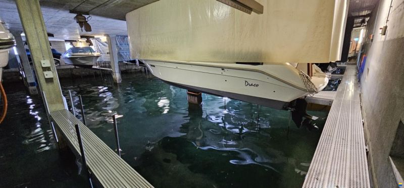 Aufzug / Hallenplatz