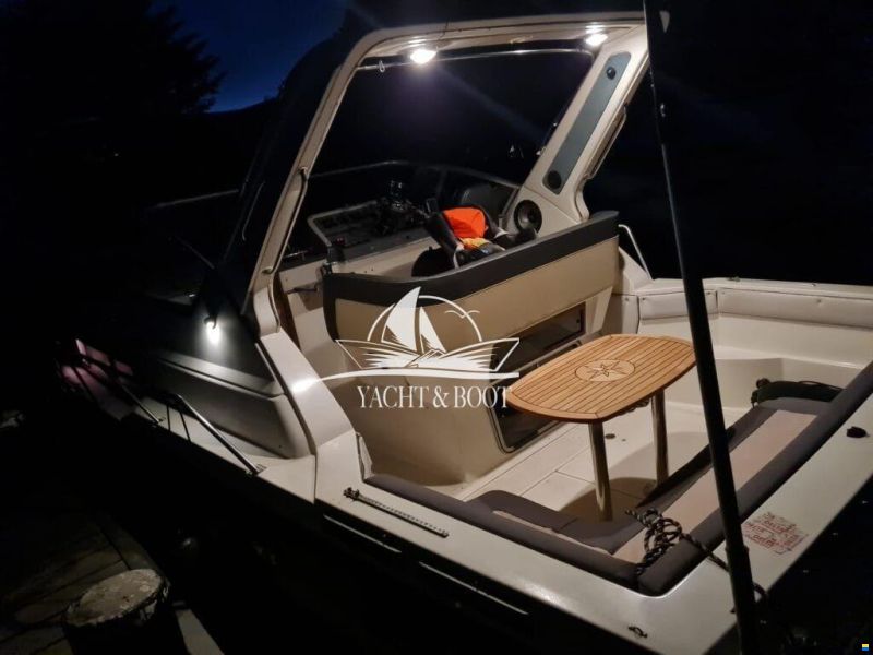 Cruiser Yachts 3270 Esprit