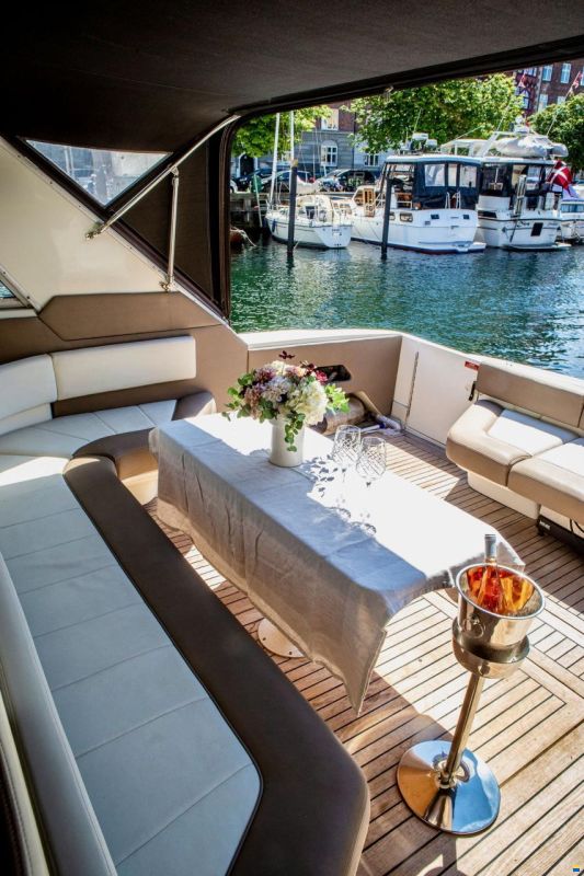 Sea Ray 480 Sundancer
