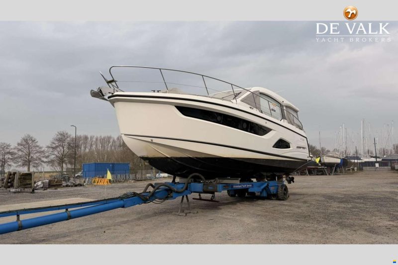 Sealine C390