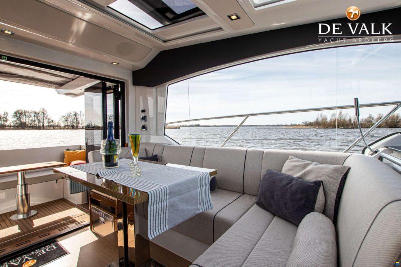 Sealine C390
