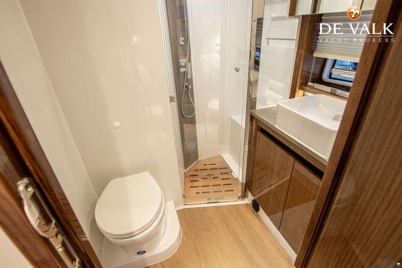 Sealine C390