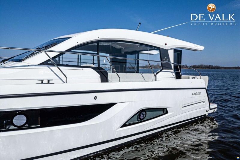 Sealine C390