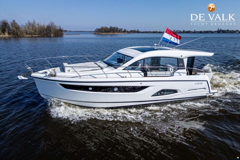 Sealine C390