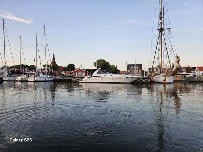 Sea Ray 400 Sundancer